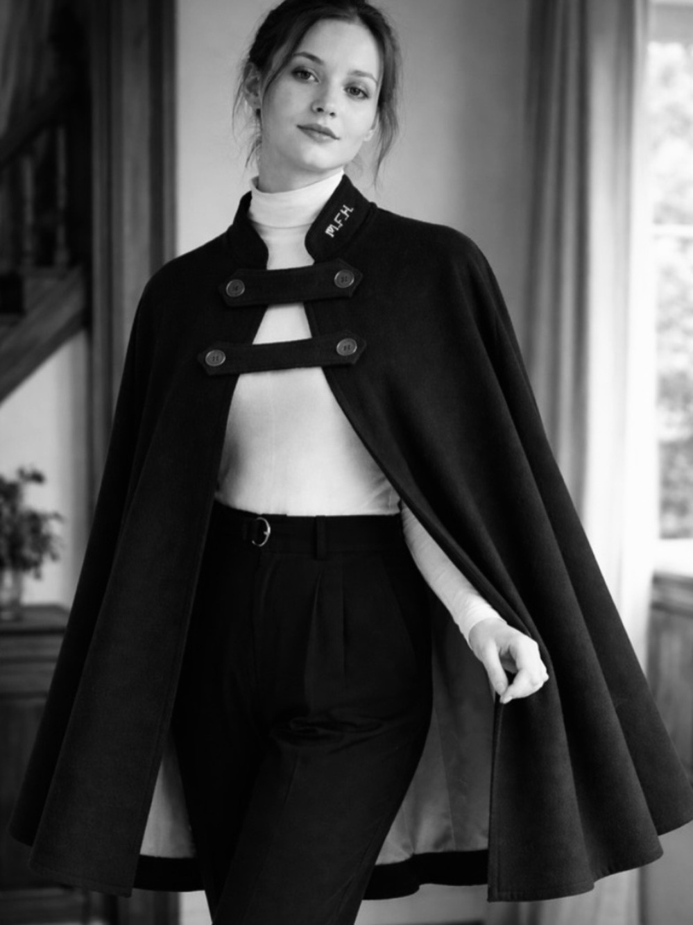 STEIN CAHILL Vintage Wool Cape, black and red